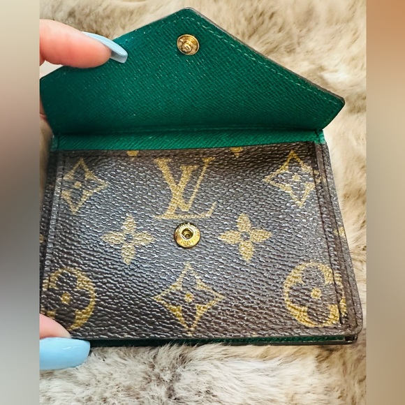 EUC LV Monogram Marie Lou Compact Wall with COA - Picture 3 of 9